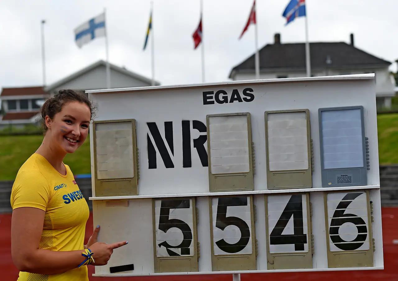 Caisa-Marie Lindfors, efter det nya svenska juniorrekordet!!