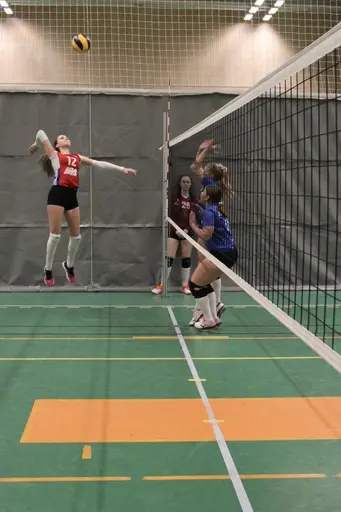 Bilder från helgens drabbningar. Ellen och Engla fångade på bild av fotograf Robert Boman.