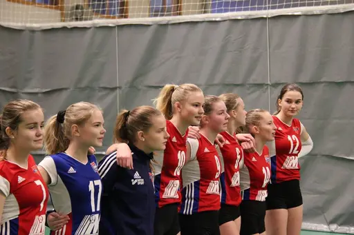 Bilder från helgens drabbningar. Ellen och Engla fångade på bild av fotograf Robert Boman.
