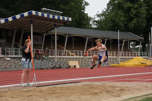 Kraftmätningen Kval 20 juni, 2021 på Slottsskogsvallen (foto: Tuva Kündig).