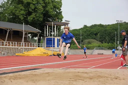 Kraftmätningen Kval 20 juni, 2021 på Slottsskogsvallen (foto: Tuva Kündig).