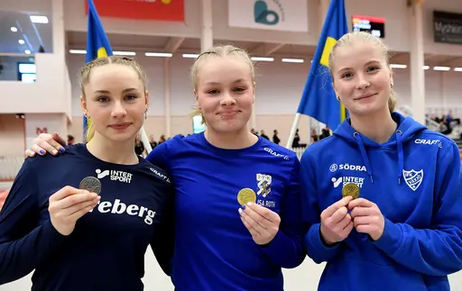 Foto: Deca Text och Bild. Kajsa ö.t.v, Hugo ö.t.h, Saga u.t.v, Abbe och Hugo u.t.h