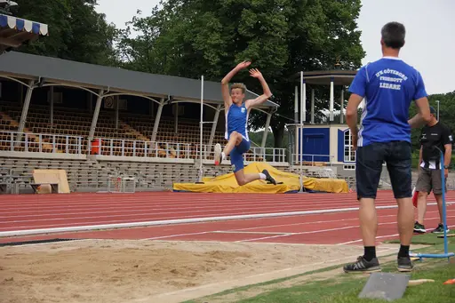 Kraftmätningen Kval 20 juni, 2021 på Slottsskogsvallen (foto: Tuva Kündig).