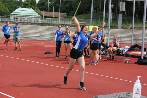 Kraftmätningen Kval 20 juni, 2021 på Slottsskogsvallen (foto: Tuva Kündig).