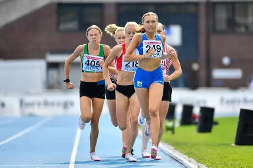 Tre härliga guldmedaljer för Saga Provci under JSM i Sollentuna (foto: Deca Text & Bild).