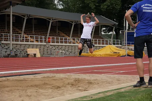 Kraftmätningen Kval 20 juni, 2021 på Slottsskogsvallen (foto: Tuva Kündig).