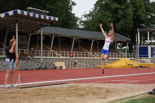 Kraftmätningen Kval 20 juni, 2021 på Slottsskogsvallen (foto: Tuva Kündig).