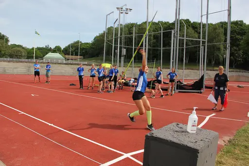 Kraftmätningen Kval 20 juni, 2021 på Slottsskogsvallen (foto: Tuva Kündig).