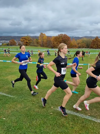 Ebba-Stina, Athina, Ella och Nike under Terräng-SM 2024 i Jönköping (foto: Daniel Pettersson)