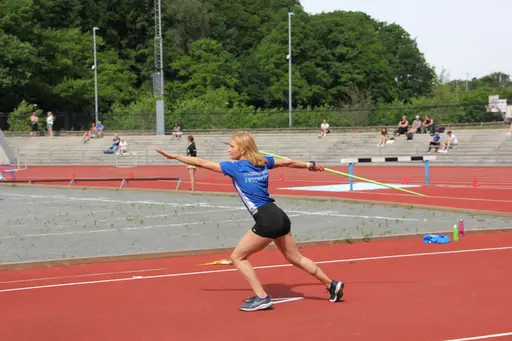 Kraftmätningen Kval 20 juni, 2021 på Slottsskogsvallen (foto: Tuva Kündig).