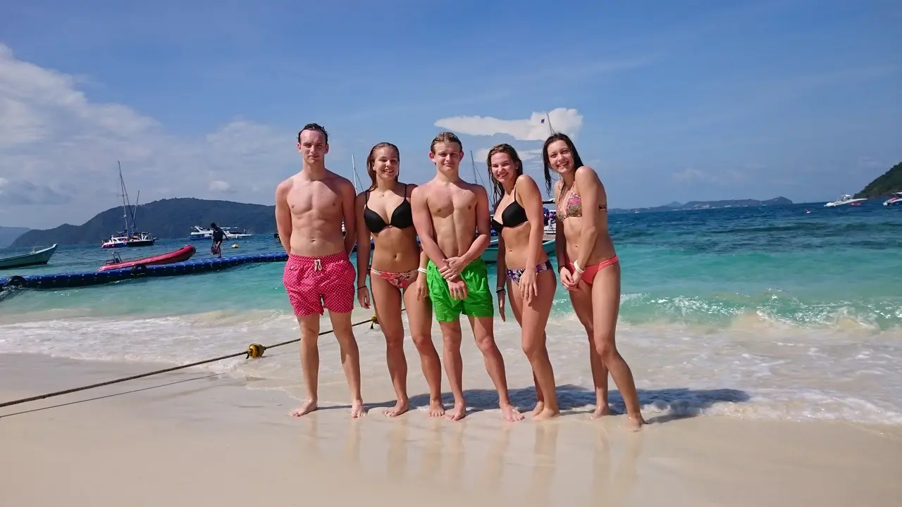 Besök på Coral island, Banana beach