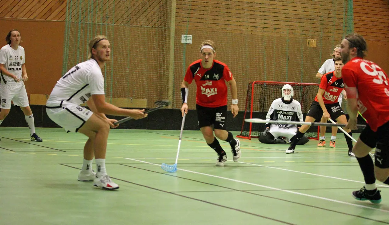 Jensen i ett möte med IK Standard under försäsongen