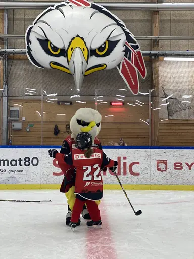 Föräldramatch och Hawkan kom på besök!