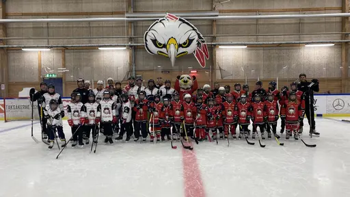 Föräldramatch och Hawkan kom på besök!