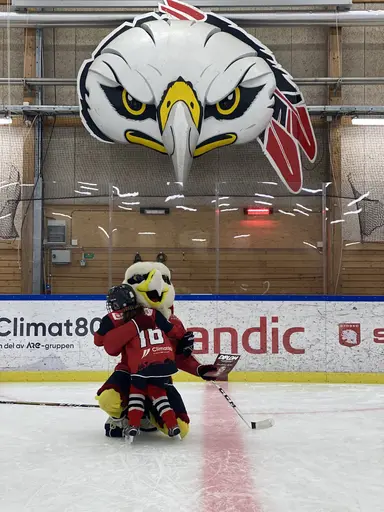 Föräldramatch och Hawkan kom på besök!