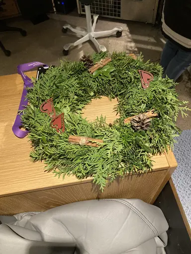 Kranstillverkning för marknad.