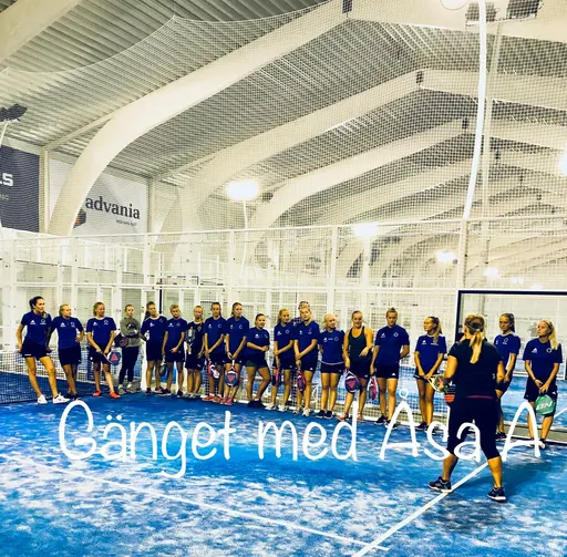 Tilda Boquist (10) och Krenare (11) var bägge målgörare i u-laget i tisdags. Saga Holm var planens gigant och dominerade på planen i matchen mot Glumslöv. Torsdagsträningen ägnade vi åt padel. 
