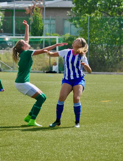 Träningsflit, spänst, fight, vilja - ja allt finns där utan segrarna. Tilda och motståndare ser ut att leta segerrecept hos dem där uppe.