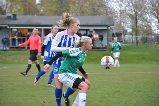 Sandra kan verklige sträcka på sig efter sitt 1-0 mål. Hanna C tar för sig (gammal bild) och det ser vi fram emot att hon fortsätter göra