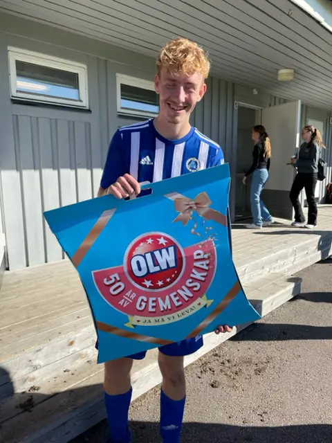 Matchens lirare i IFC - Axel Åkesson på mitten mittfält.