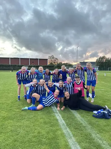 Vänster; IFC Dam mot Vinberg. Mitten; Emil Annerhult IFC. Höger ; Alfred Johansson BK Viljan. (klicka på bilden för att förstora)