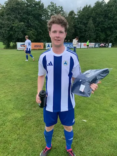 Vänster; IFC Dam mot Vinberg. Mitten; Emil Annerhult IFC. Höger ; Alfred Johansson BK Viljan. (klicka på bilden för att förstora)