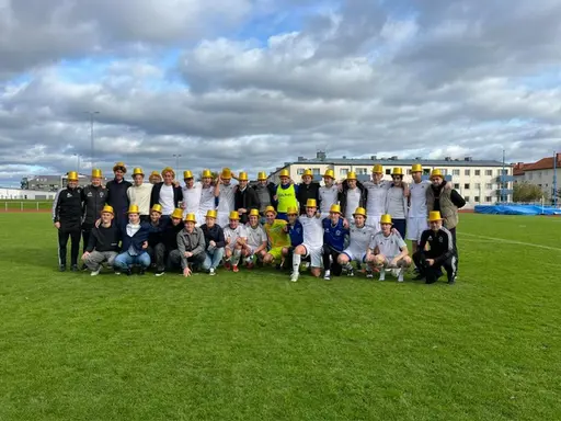 Tv: Ledarstaben, Mitten: Firande i Kungsbacka, Th: Bröderna Guld, Anton & Emil Annerhult. 