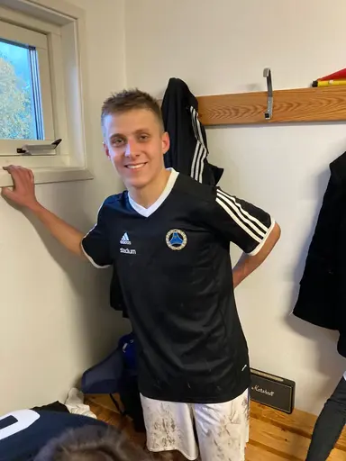 Överst vänster: Slutsignal, överst mitt: Målskyttarna, Överst höger: Äldst i laget, Nedre vänster: Studenterna, nederst höger: ledarstaben