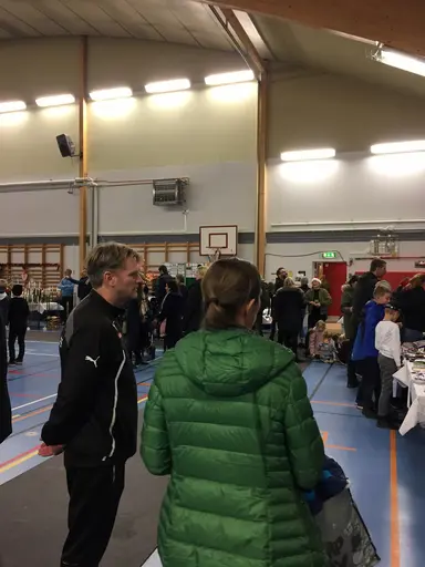 lite vimmelbilder! Uppesittarlotter, bingolotto kalender och granar fortsätter vi att sälja fram till den 22.