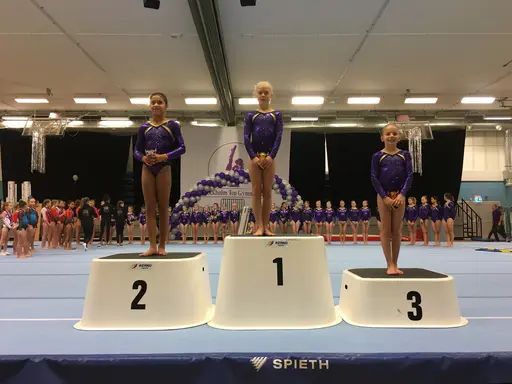 På en helg kan man hinna med mycket! Uppvisning och STG CUP 2018!