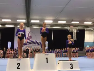 På en helg kan man hinna med mycket! Uppvisning och STG CUP 2018!