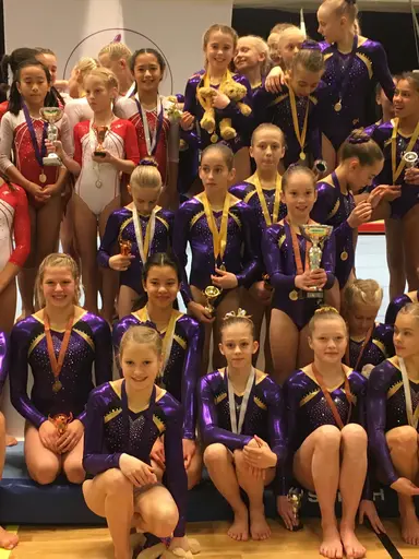 På en helg kan man hinna med mycket! Uppvisning och STG CUP 2018!