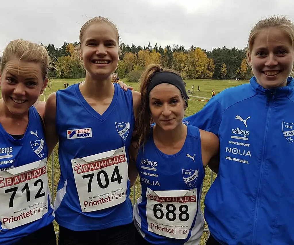 Våra framgångsrika löpartjejer, Malin Skoog, Klara Hofer Mattsson, Charlotte Andersson och Evelina Henriksson från årets Terräng-SM