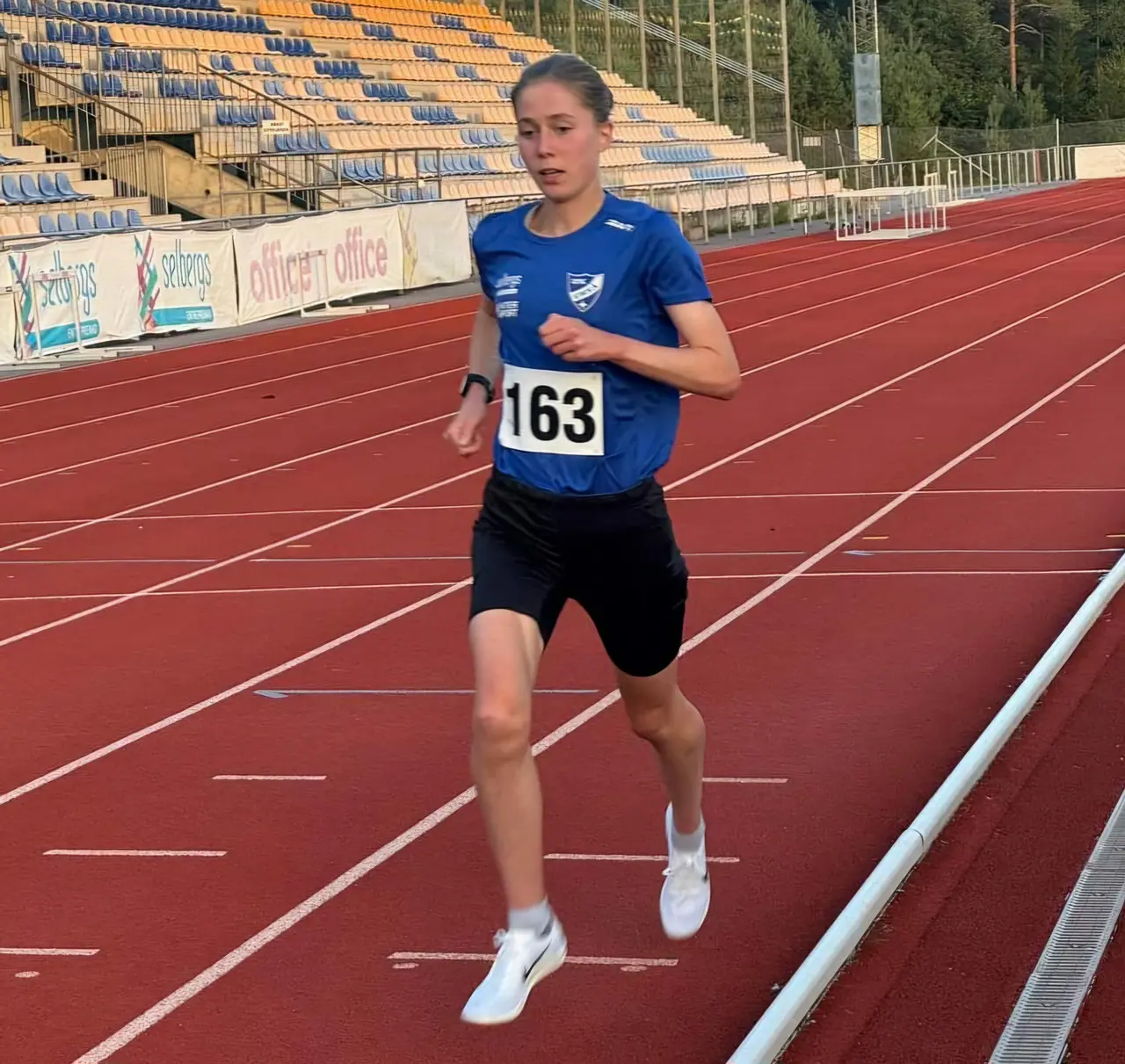 Evelina i ensamt majestät på väg mot ett nytt klubb- och arenarekord Foto: Thomas Björklund