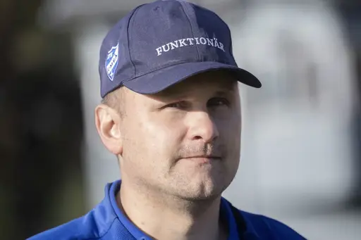 Jonatha Olofsson. Västerbottens stafettlag i P13 Harry Signal, Joel Wirén, Joel Almqvist, Erik Lundbäck, Jonathan Olofsson. Albert Ottander vinner spjut. Göran Kero tävlingsledare. Foto VK