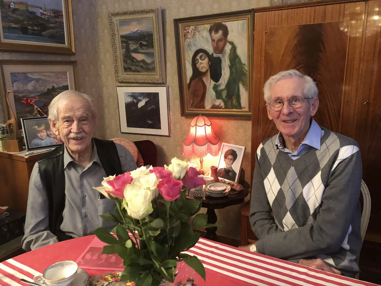 Lennart Fällgren tillsammans med Karl-Uno Olofsson på hans 90-årsdag.