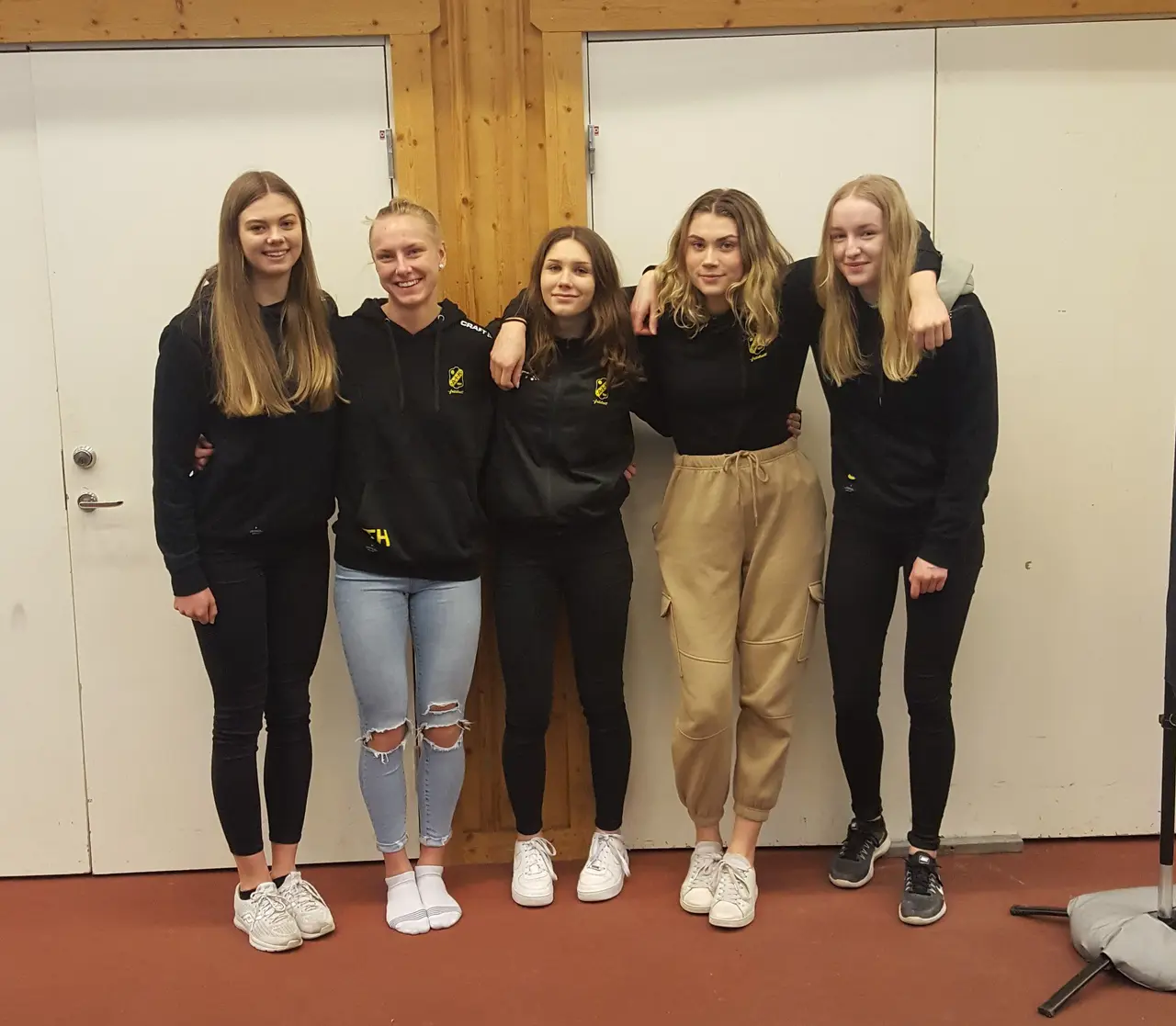 fr.vänster. Cornelia Nilsson, Thea Norlund, Fia Viklund, Ally Robertsson-Holmberg, Sanna Häggström. Eric Forsberg saknas på bilden.