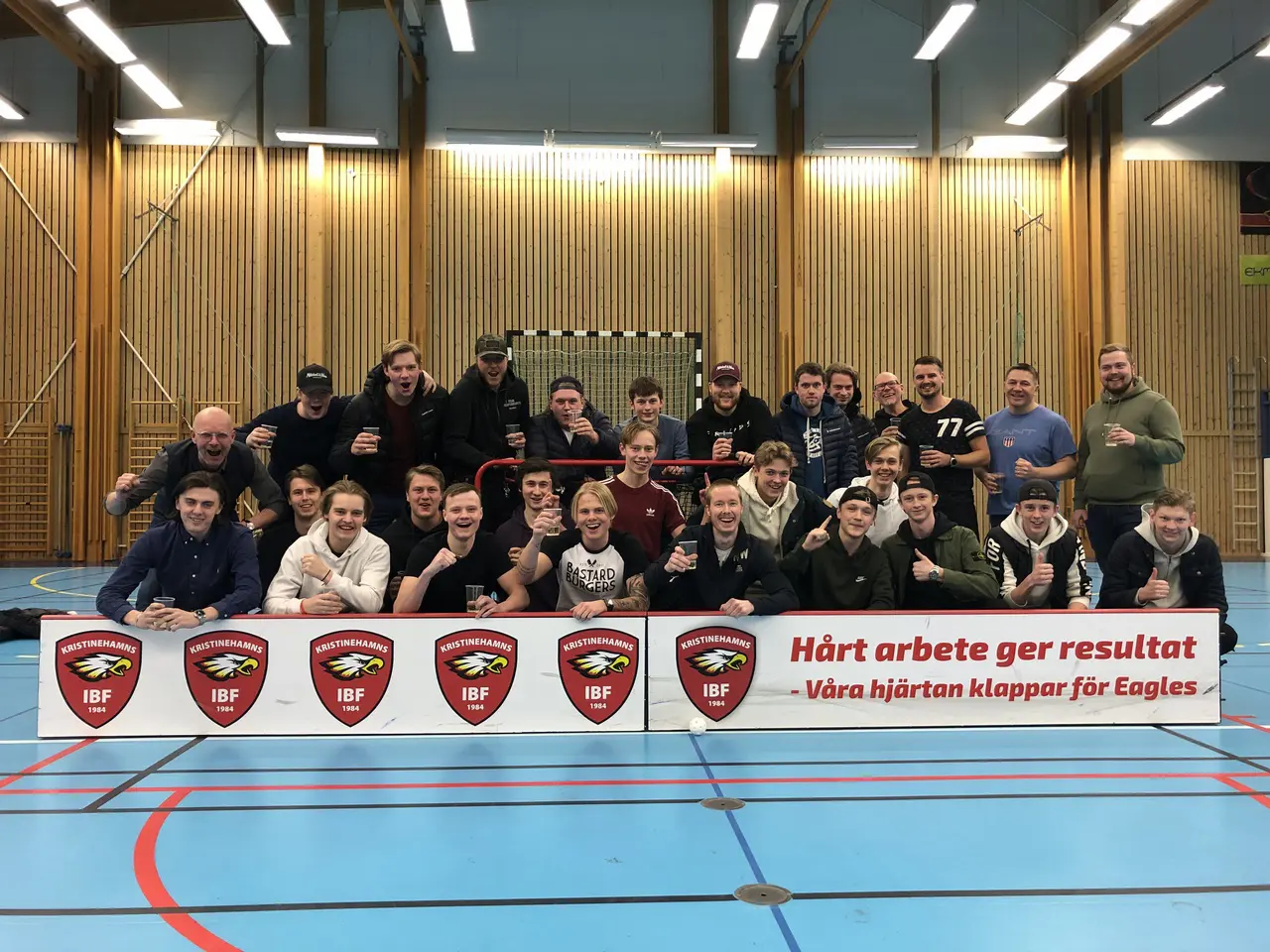 Jubel bland ledare och spelare i KIBF´s herrlag