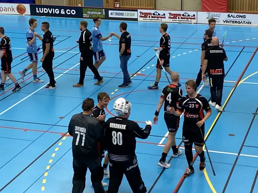 Stort jubel i Brogårdshallen när KIBF herr A tog sin första div II seger 