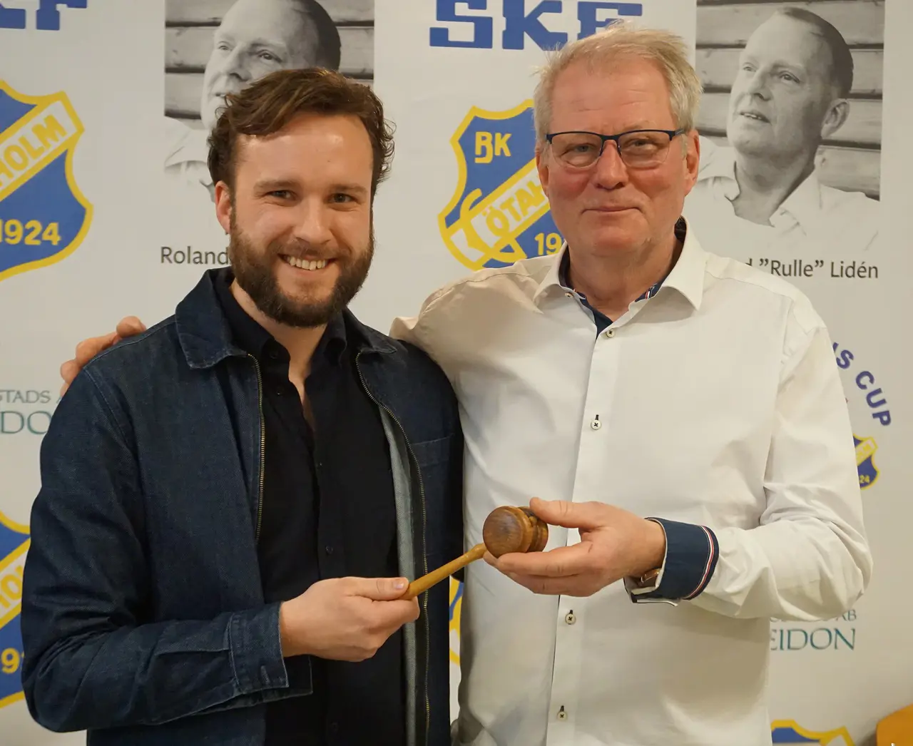 Nye ordförande Jacob Eliasson och gamle ordförande Roger Olausson