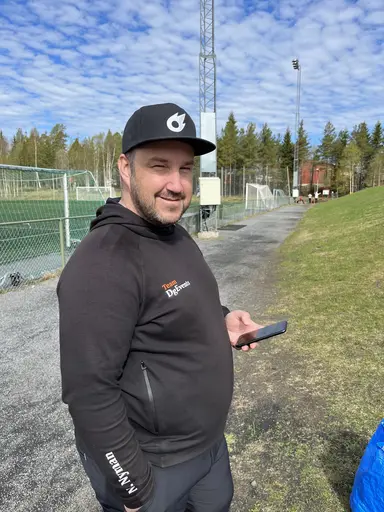 Fint väder och absolut myggfritt=bästa tiden för discgolf tävling