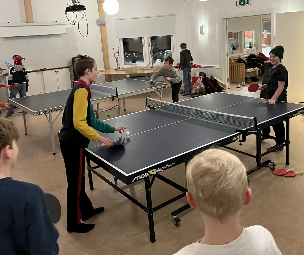Pingisracket finns att låna på klubbstugan