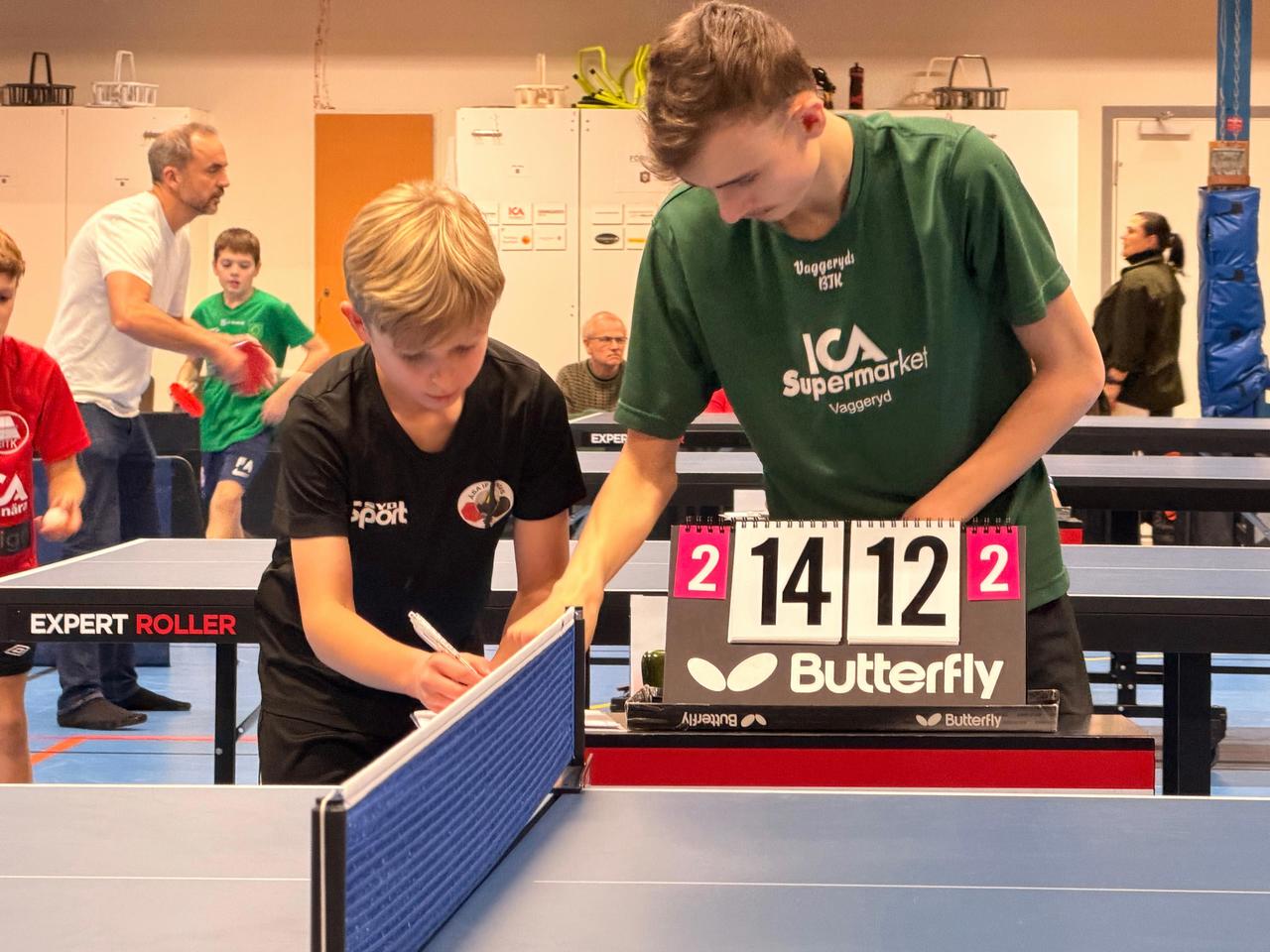 Mio Franzén vinner en viktig match i slutspelet med 14-12 i femte set!