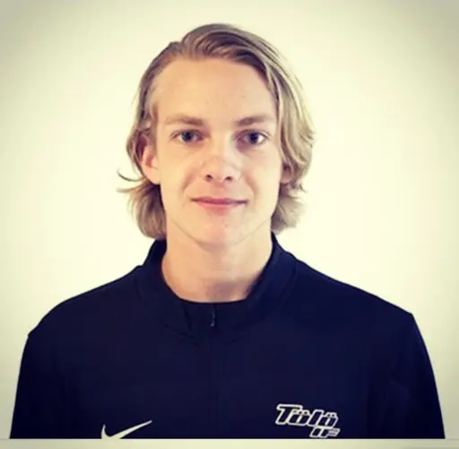 Viktor Glaerum Tölös fantastiske vänsterback som har allt.