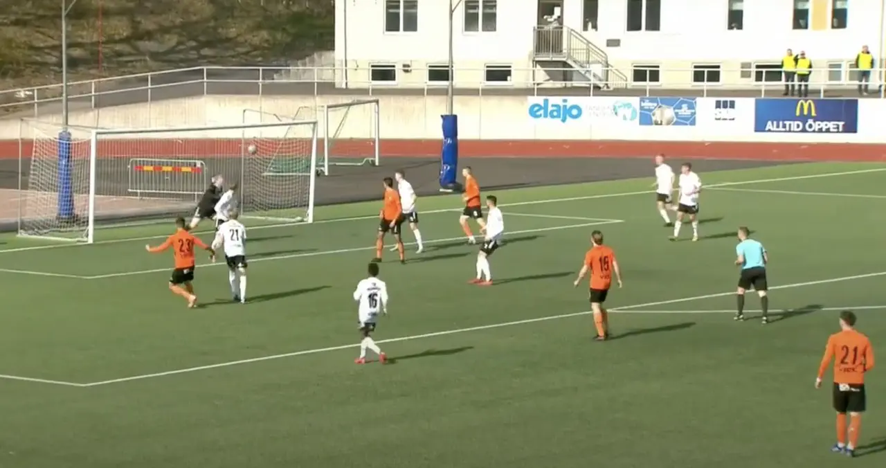 Adham El-Youssef gör Torns reduceringsmål. Bild från SportExpressen Play.