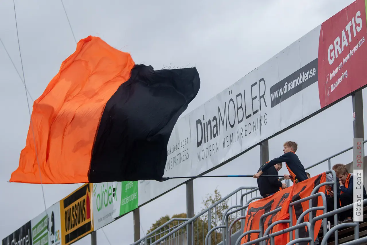 Tornsupportrar på Landskrona IP.