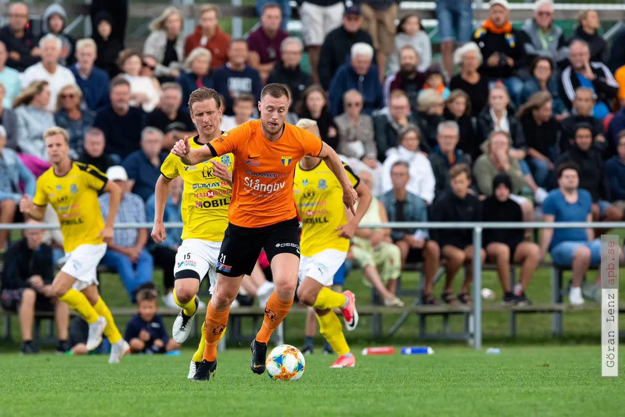 Torn, här i form av Anton Kinnander, fick jaga i underläge hela matchen. Foto: Göran Lenz/apb.se.