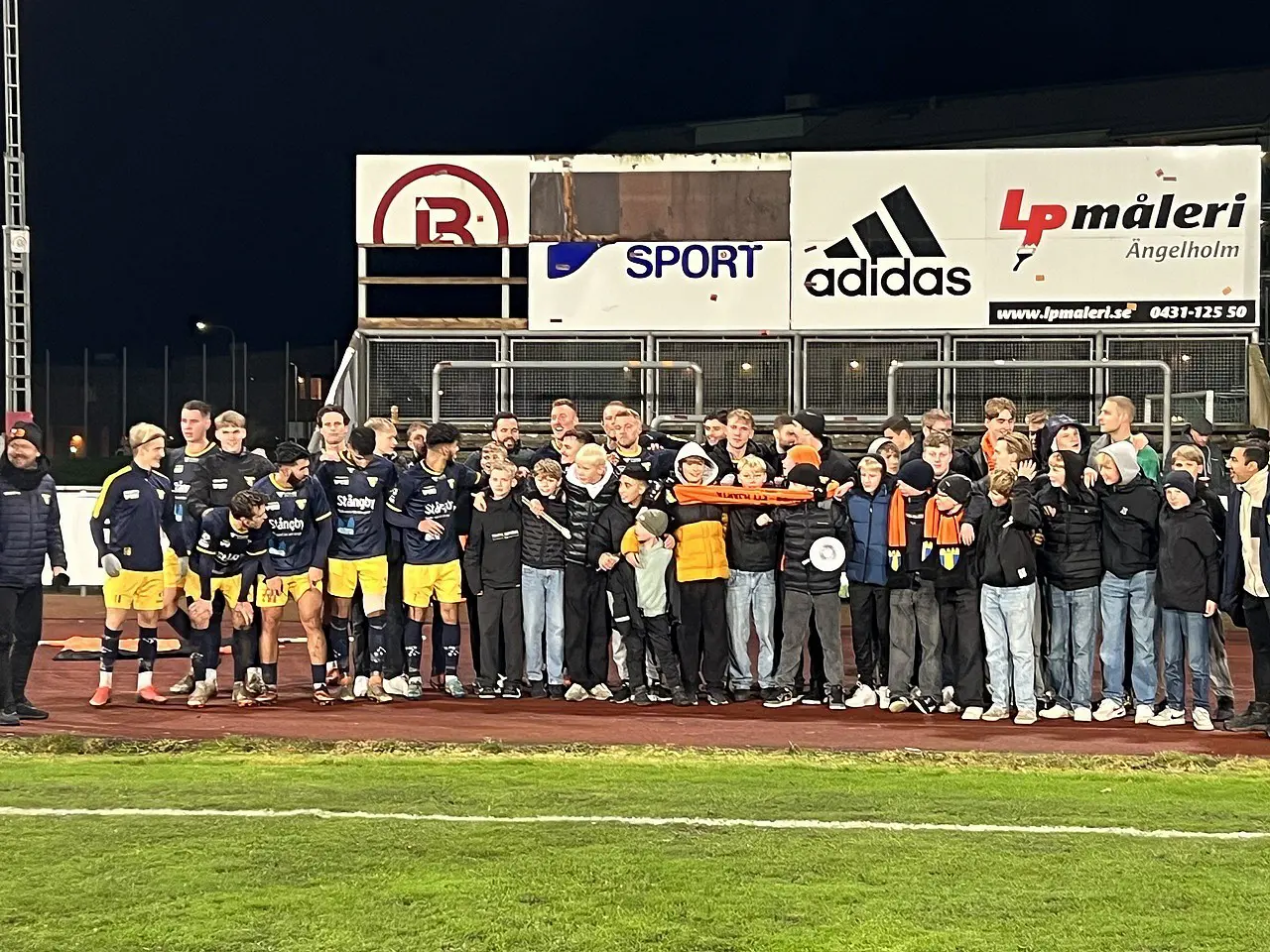 Efter sista matchen mot Ängelholms FF 2023. Foto Stefan Robèrt
