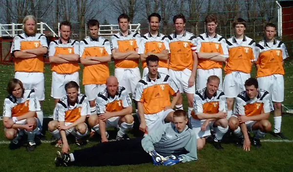 Bilden tagen i Stångby vid seriepremiären 2002. Foto Andreas Wallerstig.