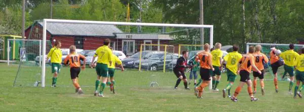 En hörna för Torn gav matchens första farliga målchans mot Skabersjö 2006.